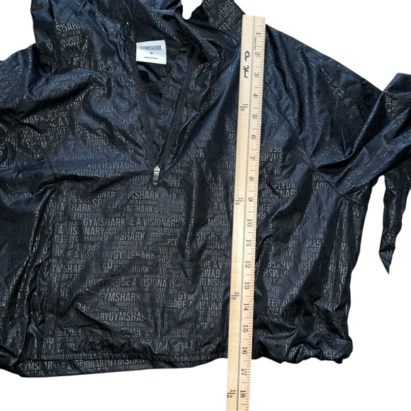 Gymshark size medium cropped jacket - Picture 9 of 9